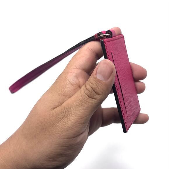 Gucci Pink Luggage Tag - Picture 5 of 11